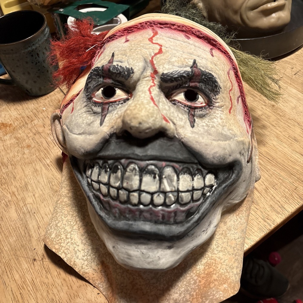 American Horror Story Freak Show Twisty The Clown Deluxe Rubber Mask 2015 Fox